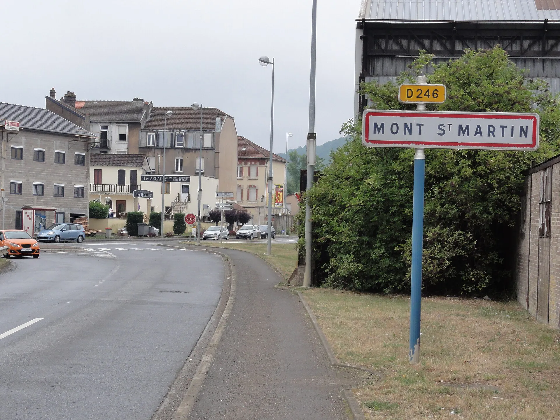 Le panneau d'entrée de Mont-Saint-Martin, sur la D246 en Meurthe-et-Moselle